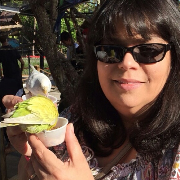 Meet your Posher, Side Hustle Chica - Picture 1 of 4